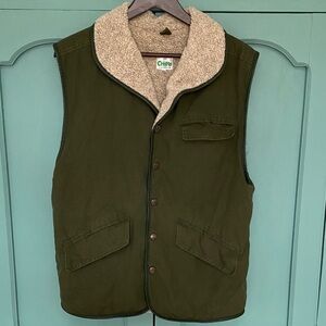 Crufts Ventile Olive Vest with Cream Sherpa Lining